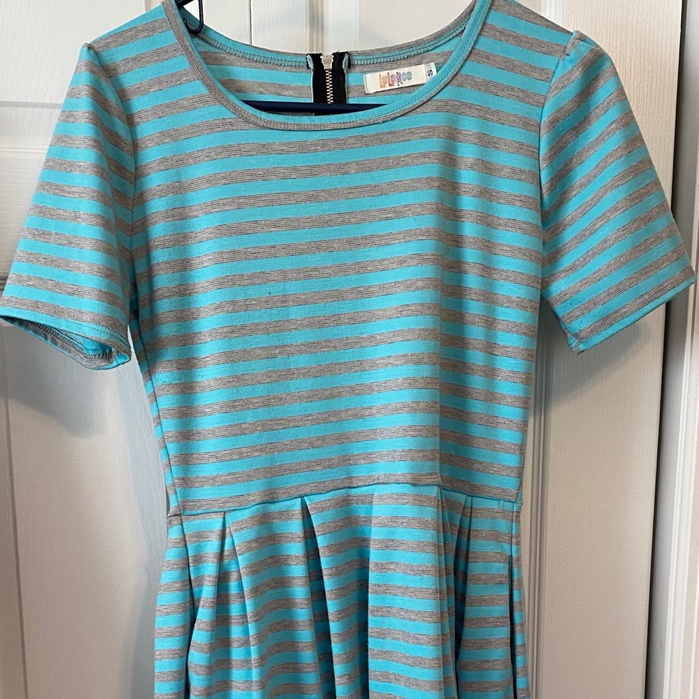 Luluroe dress size Small short sleeves gray & turquoise stripes pockets zipper